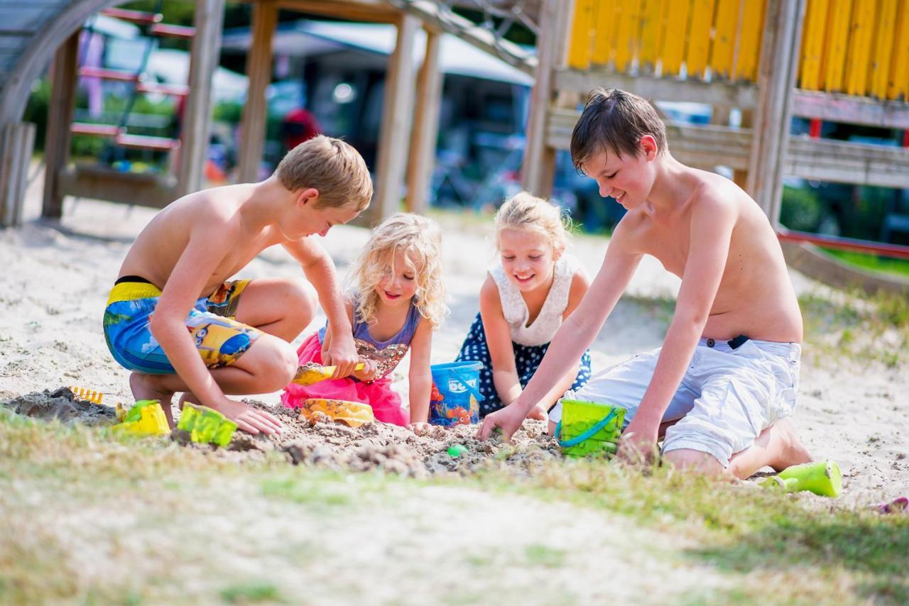 Oostappen Vakantiepark Prinsenmeer Bv Asten Extérieur photo