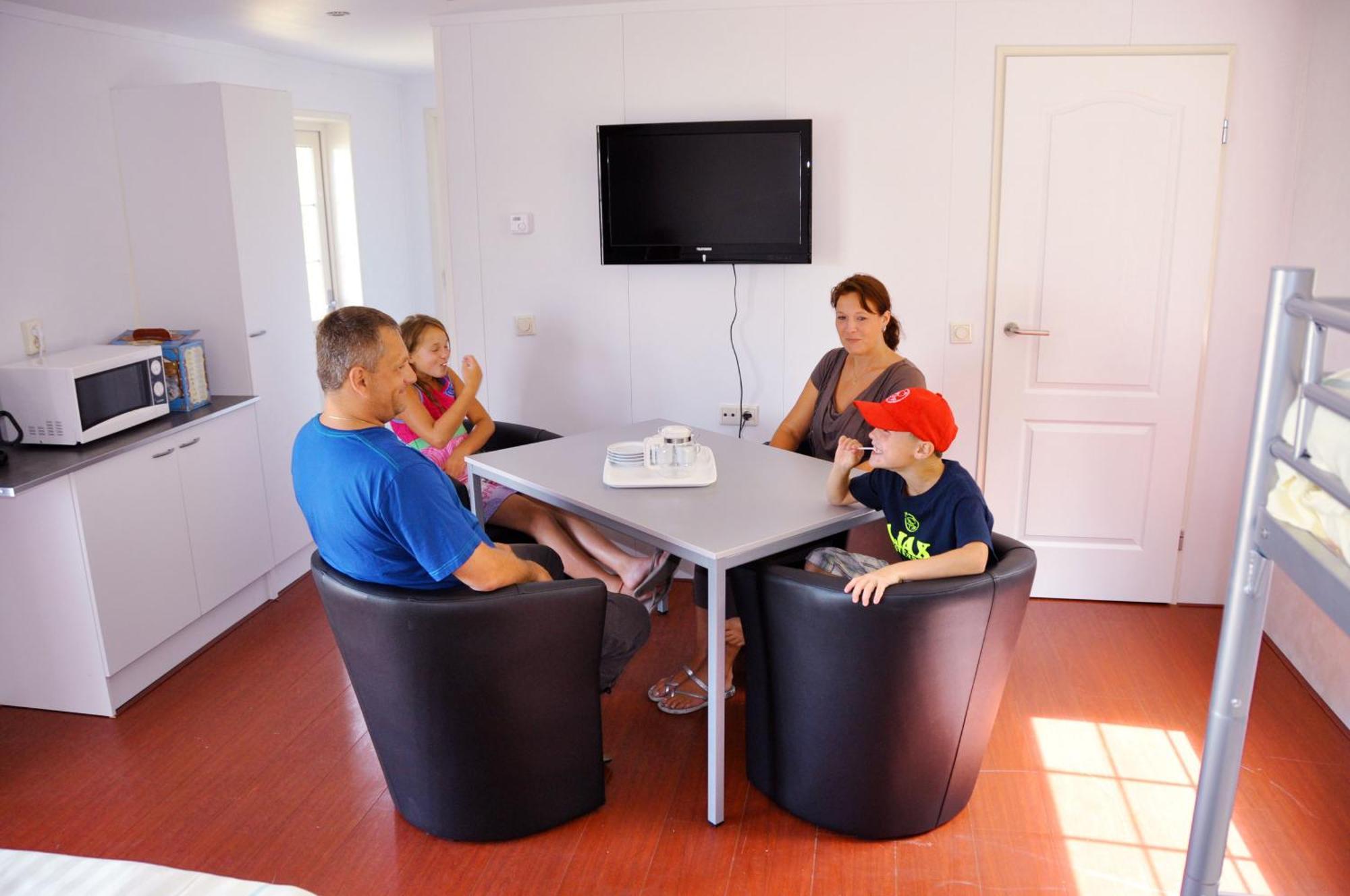 Oostappen Vakantiepark Prinsenmeer Bv Asten Extérieur photo