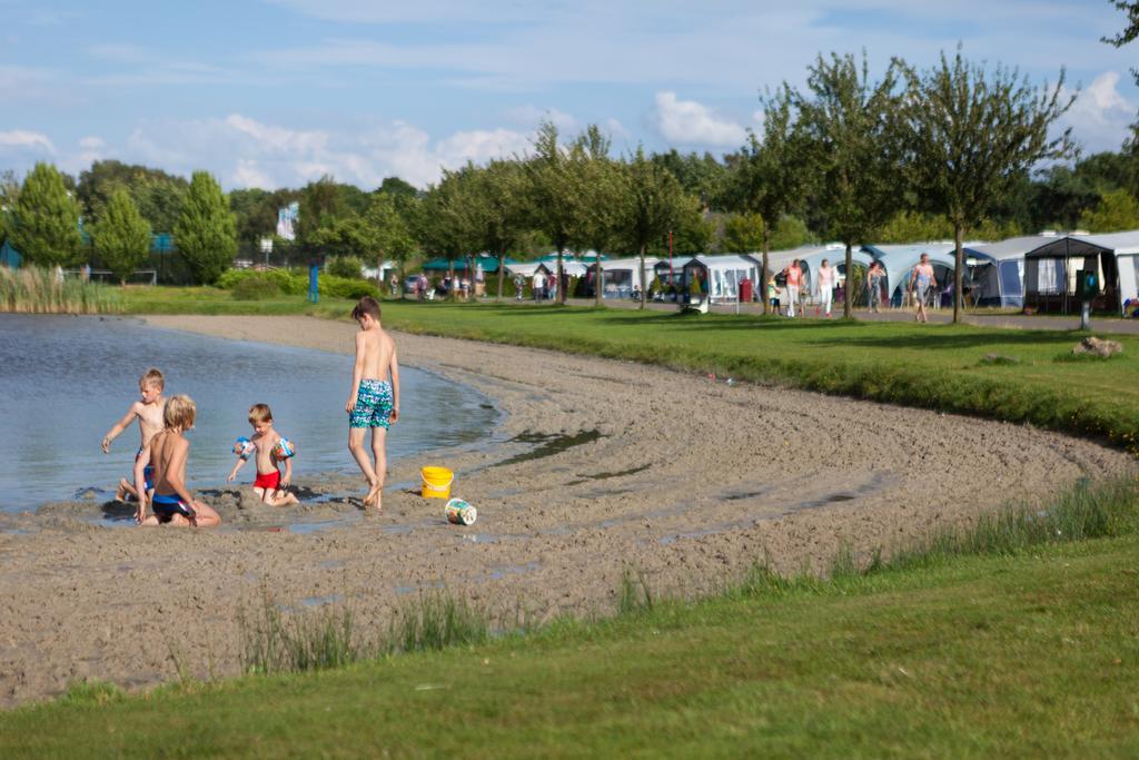 Oostappen Vakantiepark Prinsenmeer Bv Asten Extérieur photo