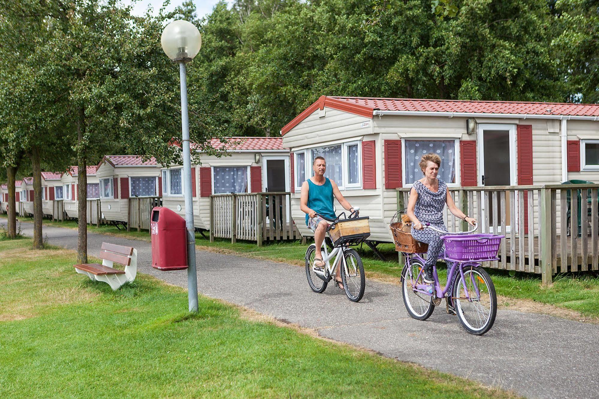 Oostappen Vakantiepark Prinsenmeer Bv Asten Extérieur photo